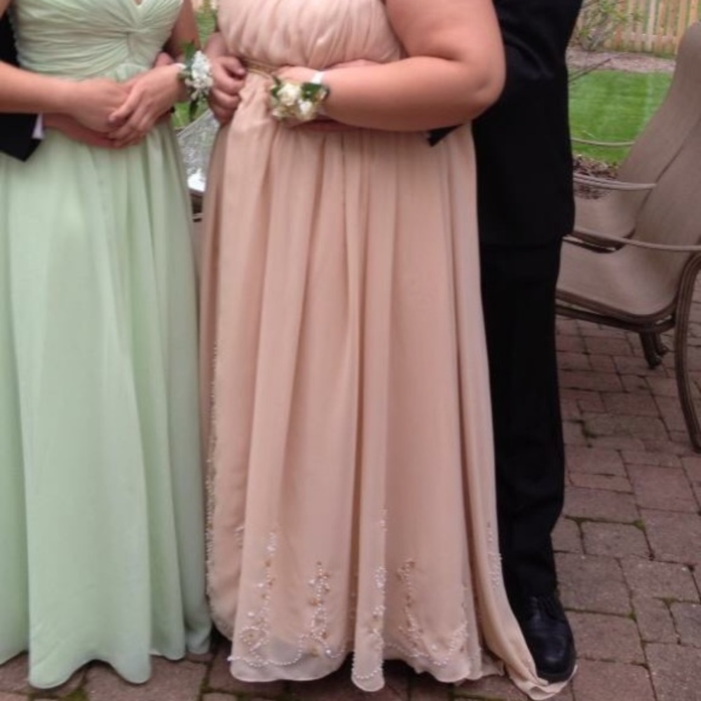 Plus Sized Prom Dress!!! - Picture 3 of 4